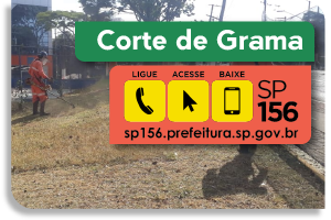 Funcionário paramentado com roupa especial, aparece na lateral cortando a grama